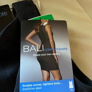 NWT - Bali ComfortShape Black Body Slip